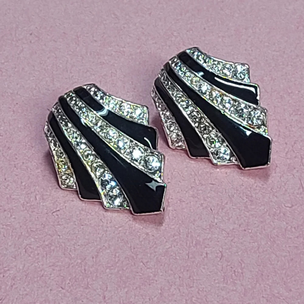 Avon vintage silver tone rhinestones enamel earrings - Picture 10 of 17